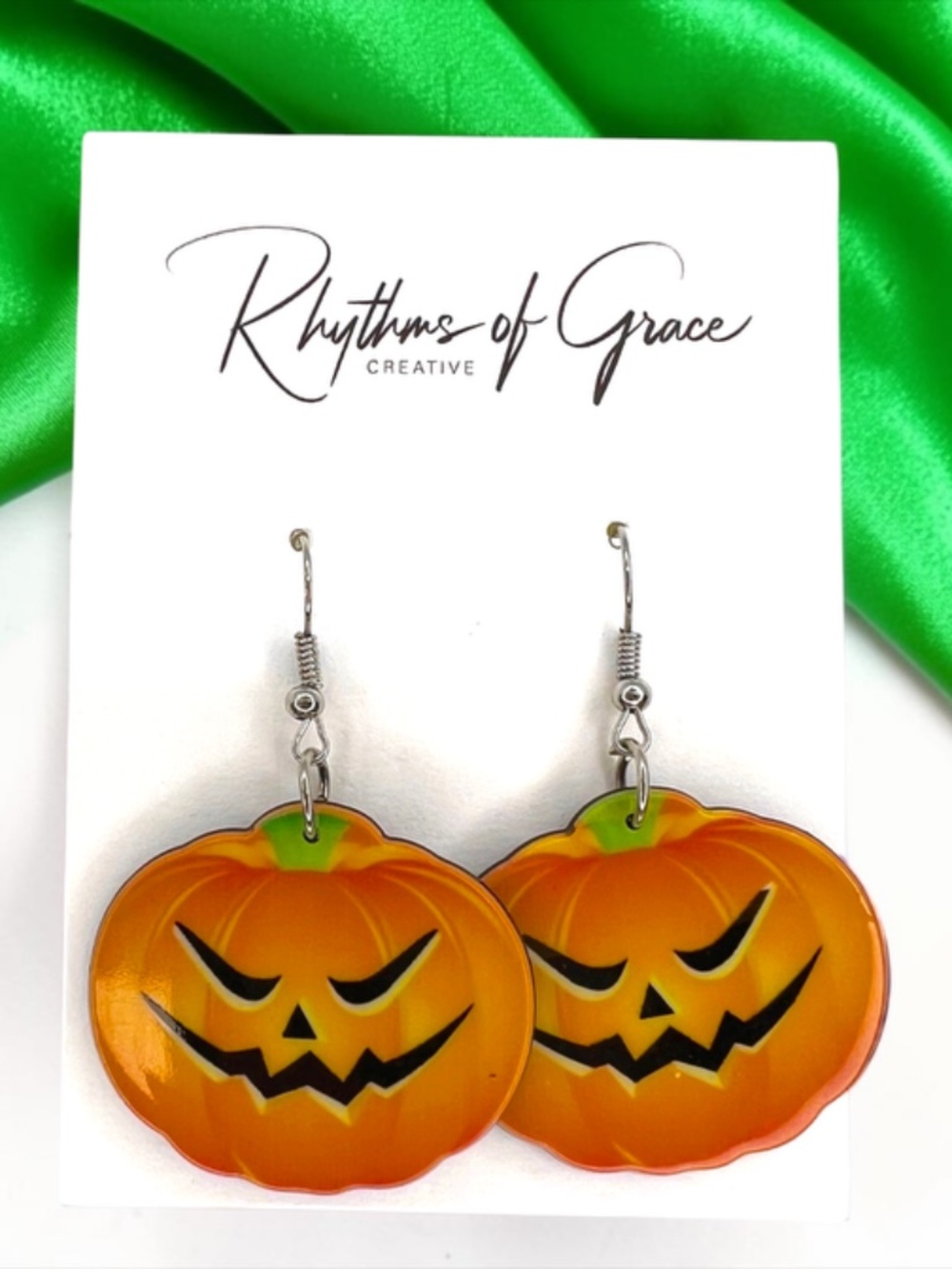 NWT Halloween Jack O Lantern Pumpkin Acrylic Dangle Earrings